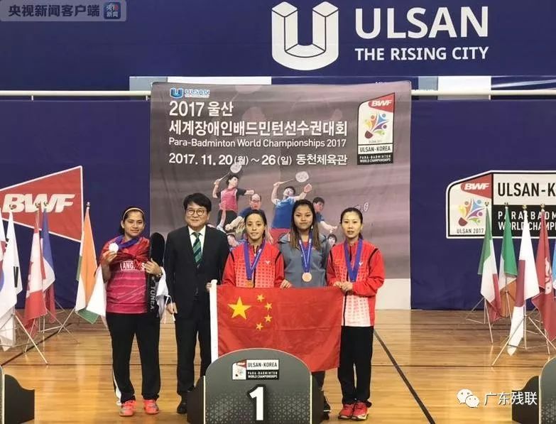 群年轻人对 群年轻人对